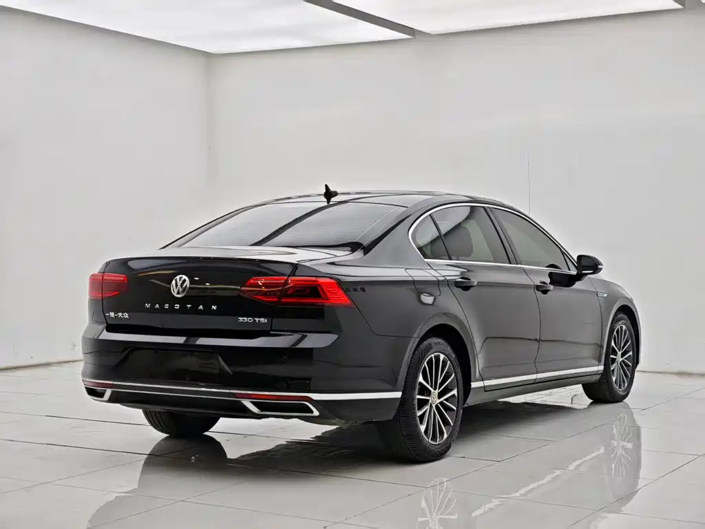 VOLKSWAGEN MAGOTAN 2020