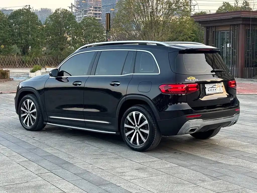 MERCEDES BENZ GLB 2024