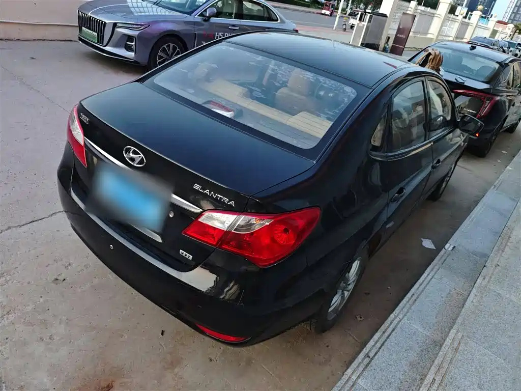 HYUNDAI CELESTA 2015