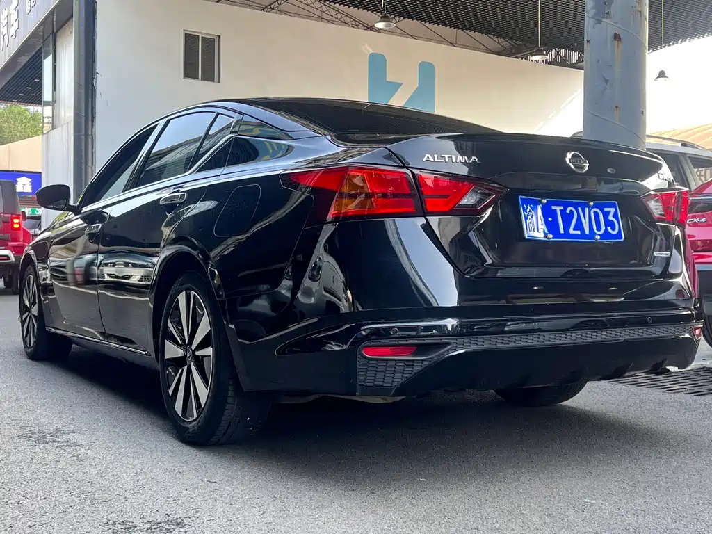 NISSAN TEANA 2019