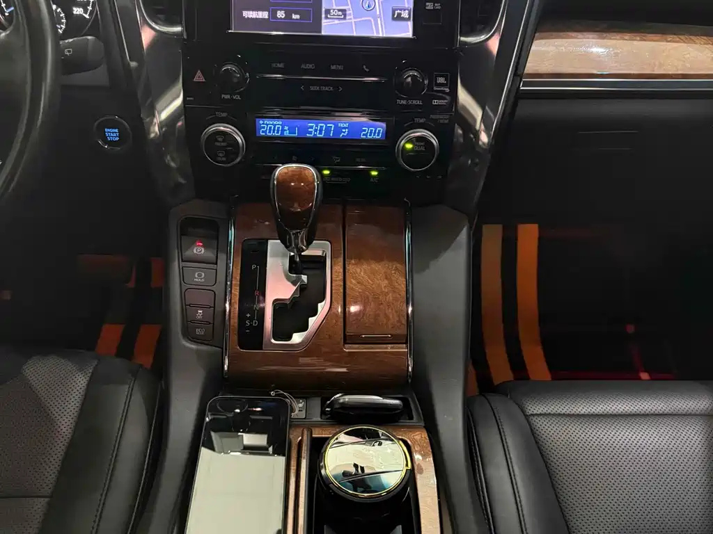 TOYOTA ALPHARD 2018