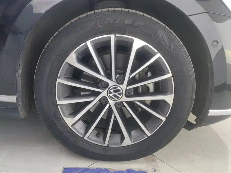 VOLKSWAGEN MAGOTAN 2021