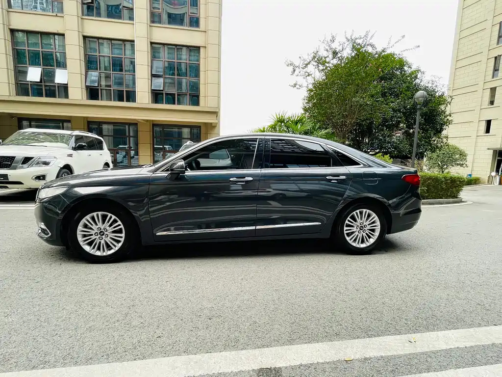 FORD TAURUS 2018