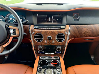 ROLLS ROYCE CULLINAN  2018 YEAR  SEATS EDITION 2018