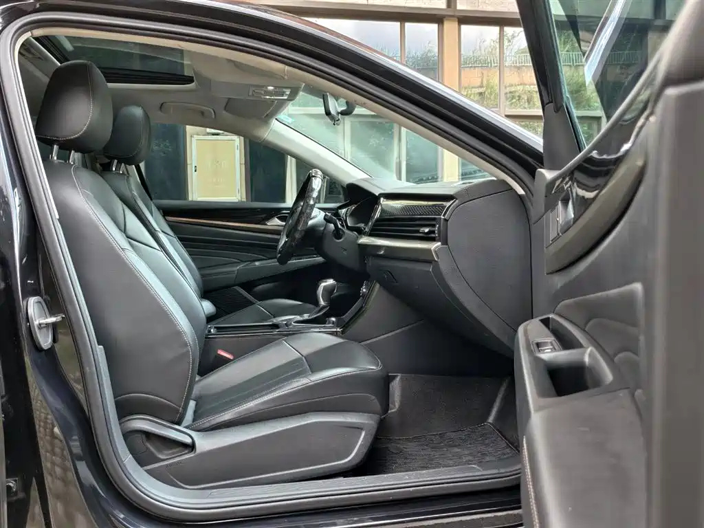 VOLKSWAGEN PASSAT 2021