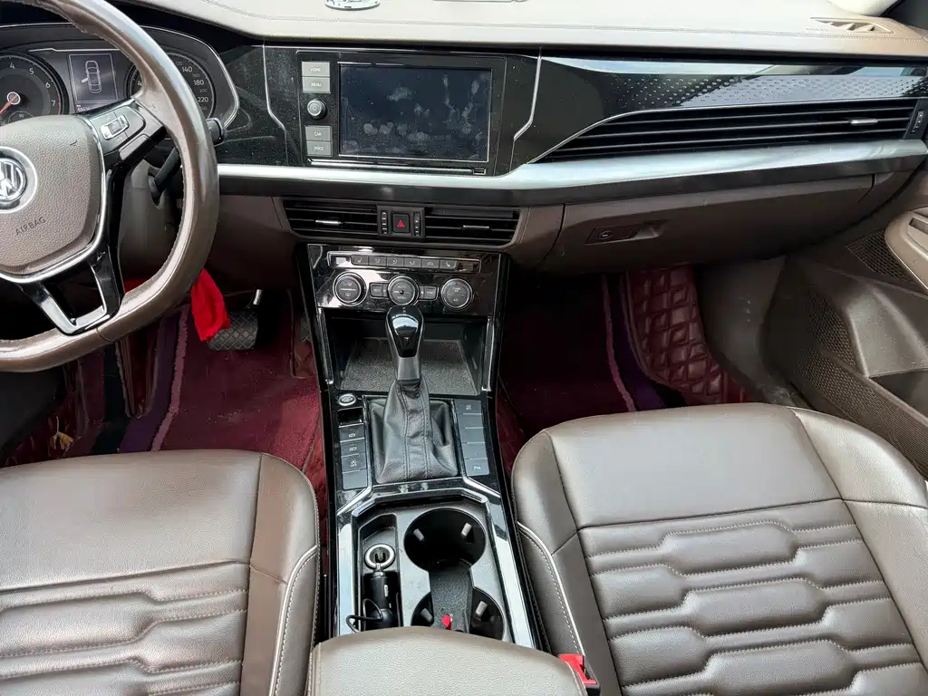 VOLKSWAGEN PASSAT 2019