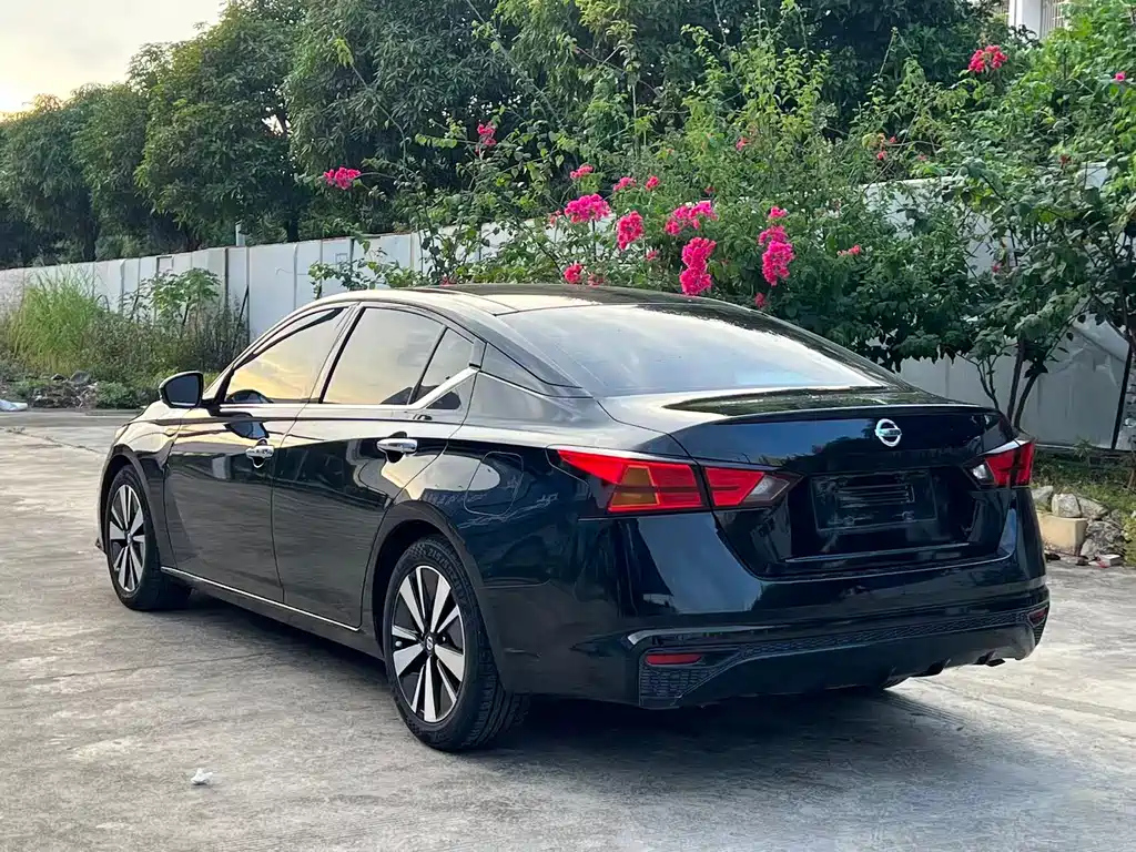 NISSAN TEANA 2021