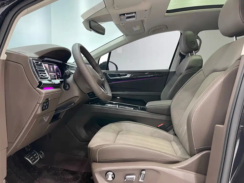 VOLKSWAGEN VILORAN 2024