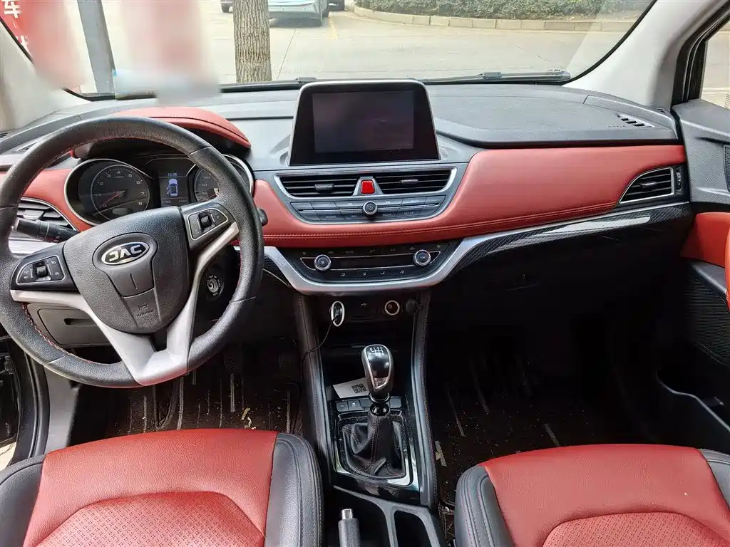 JAC REFINE S3 2017