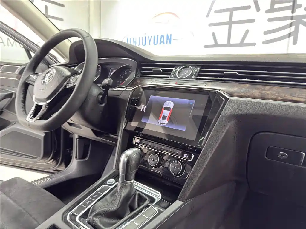 VOLKSWAGEN MAGOTAN 2017