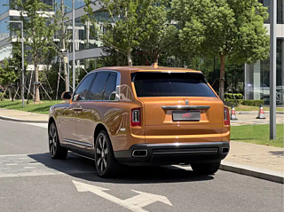 ROLLS ROYCE CULLINAN  2018 YEAR  SEATS EDITION 2018