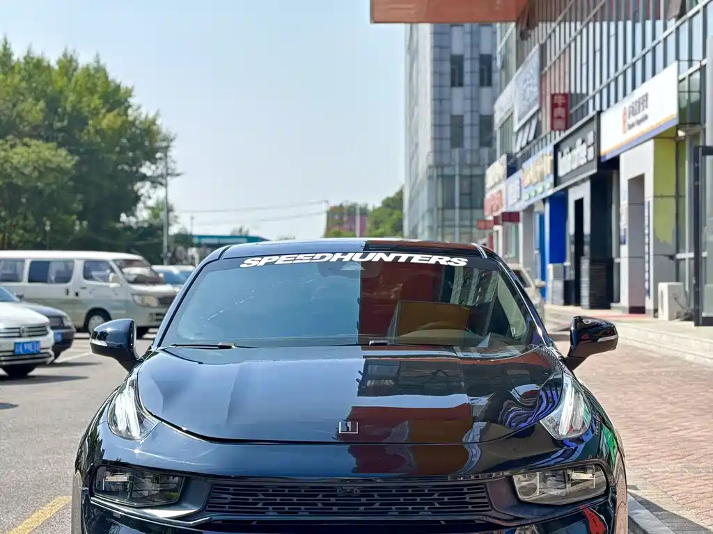 LYNK&CO 03 2018