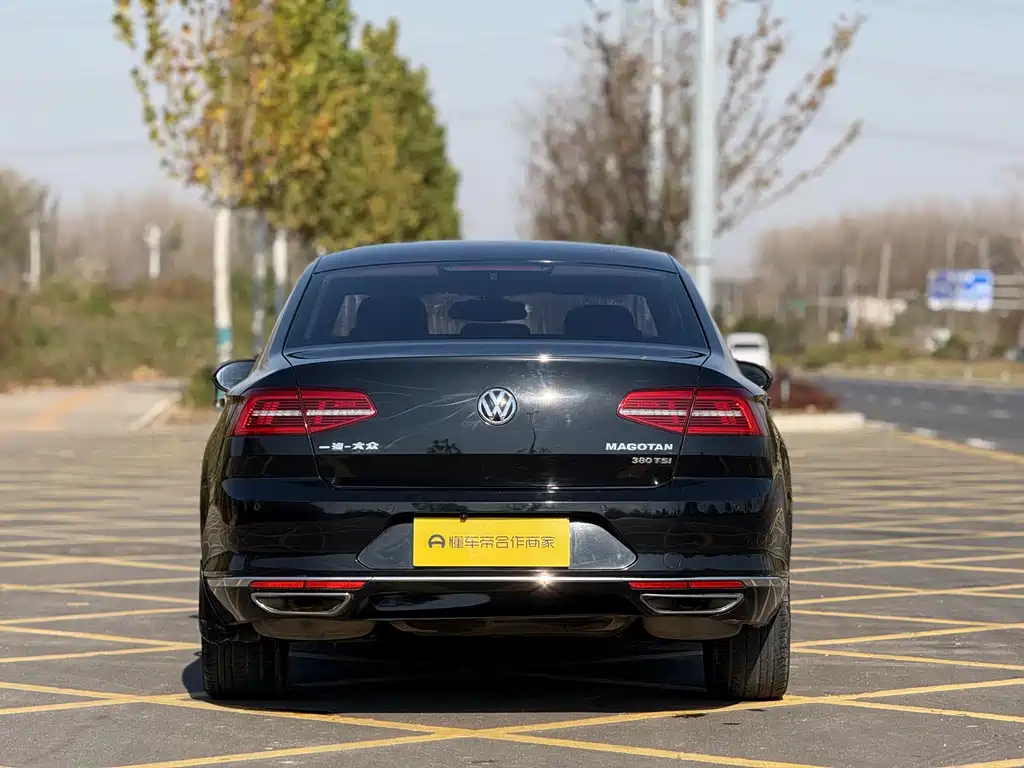 VOLKSWAGEN MAGOTAN 2018