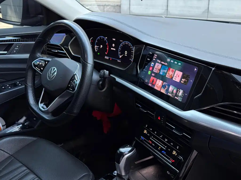 VOLKSWAGEN PASSAT 2023