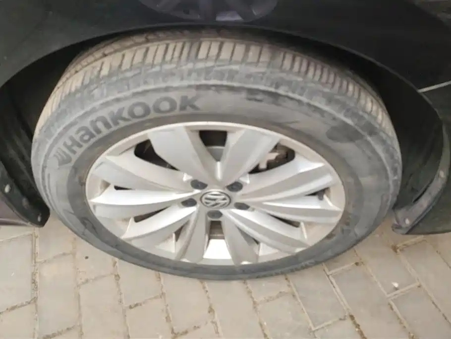 VOLKSWAGEN PASSAT 2019