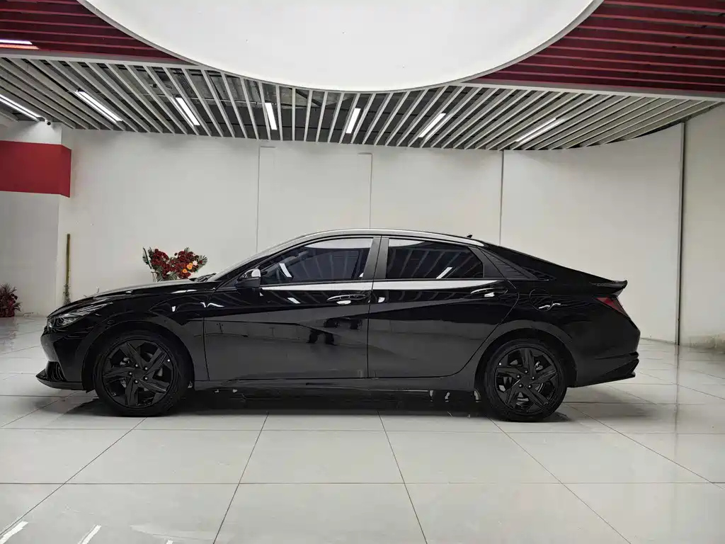 HYUNDAI ELANTRA 2022