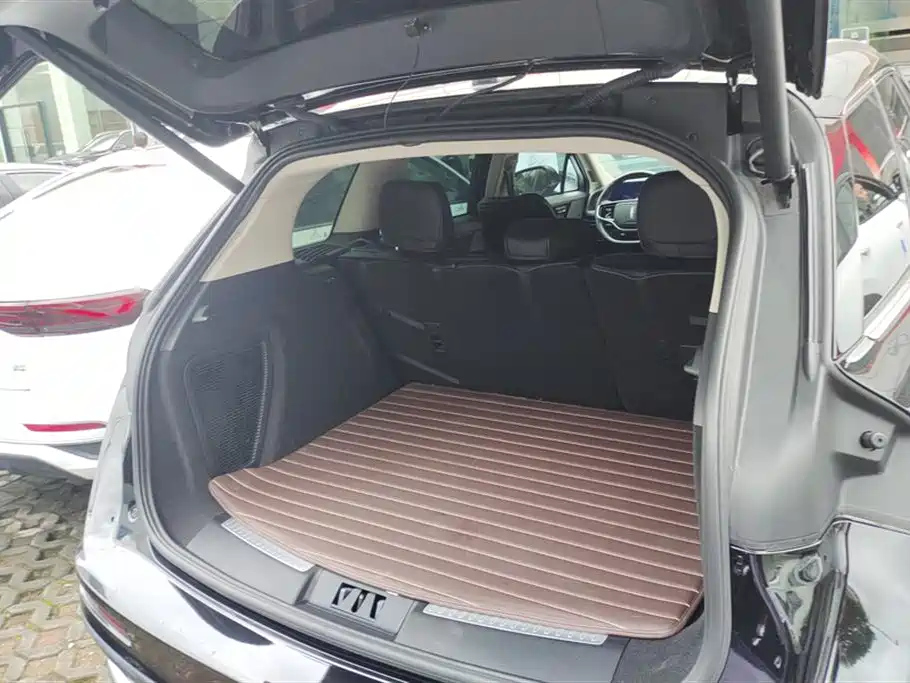 LINCOLN ADVENTURER 2023