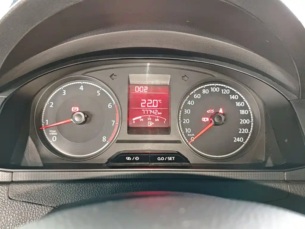 VOLKSWAGEN SANTANA 2016