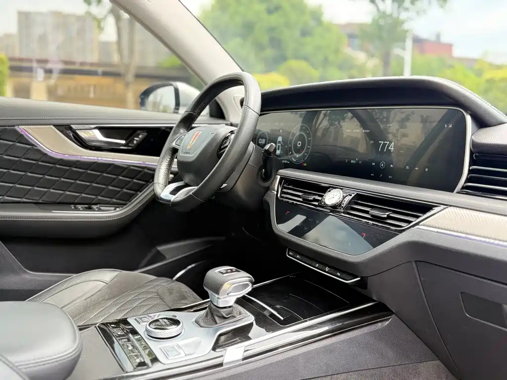 HONGQI HS5 2021