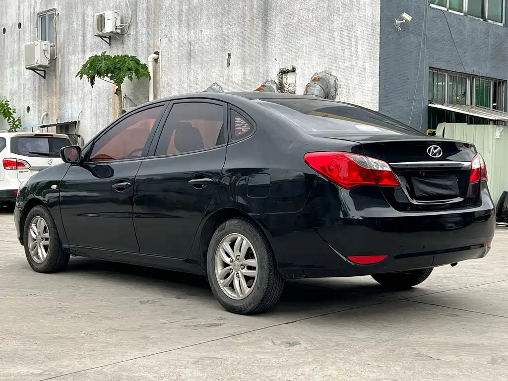 HYUNDAI CELESTA 2015