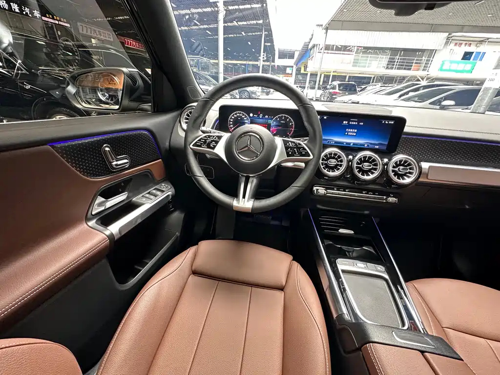 MERCEDES BENZ GLB 2025