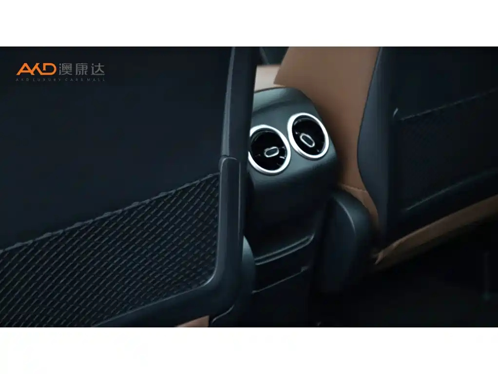 MERCEDES BENZ GLB 2024