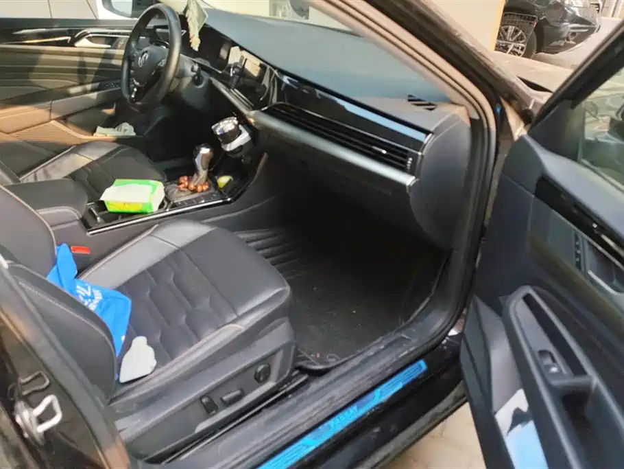 VOLKSWAGEN PASSAT 2019