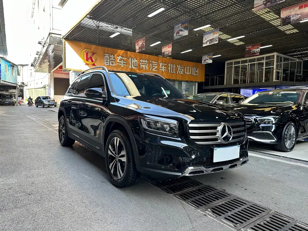 MERCEDES BENZ GLB 2024