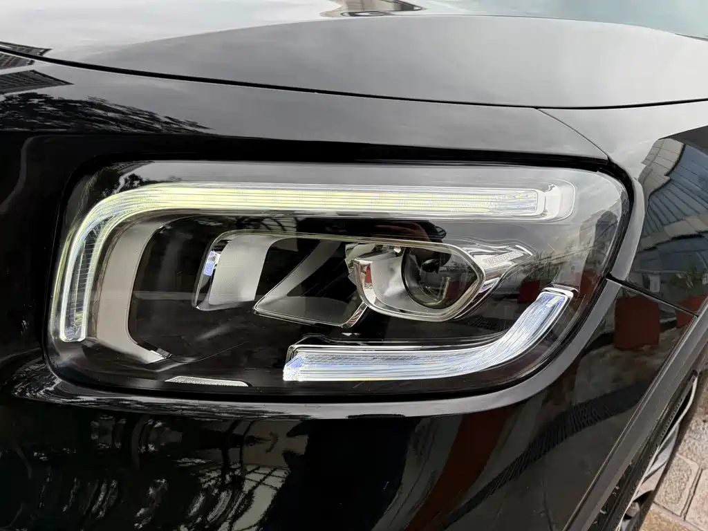 MERCEDES BENZ GLB 2021