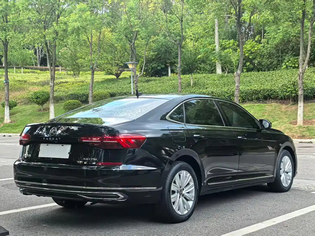 VOLKSWAGEN PASSAT 2021