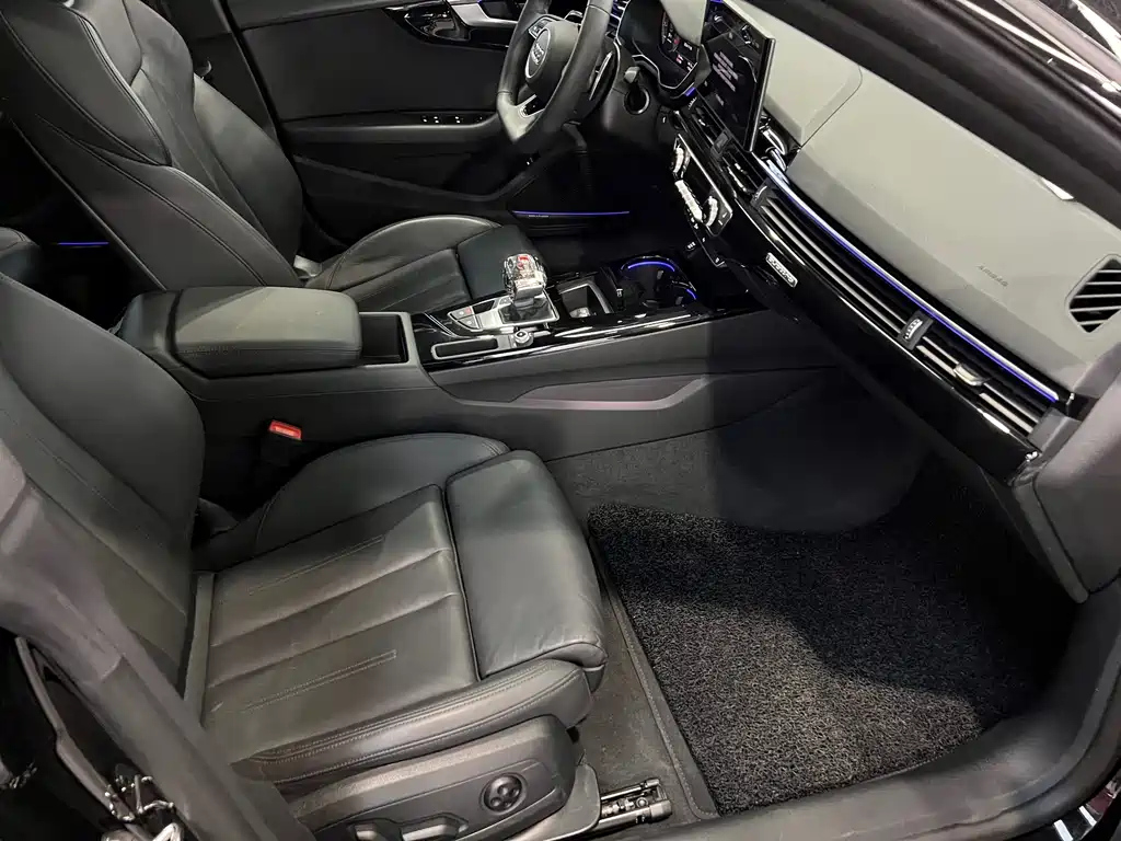 AUDI A5 2024