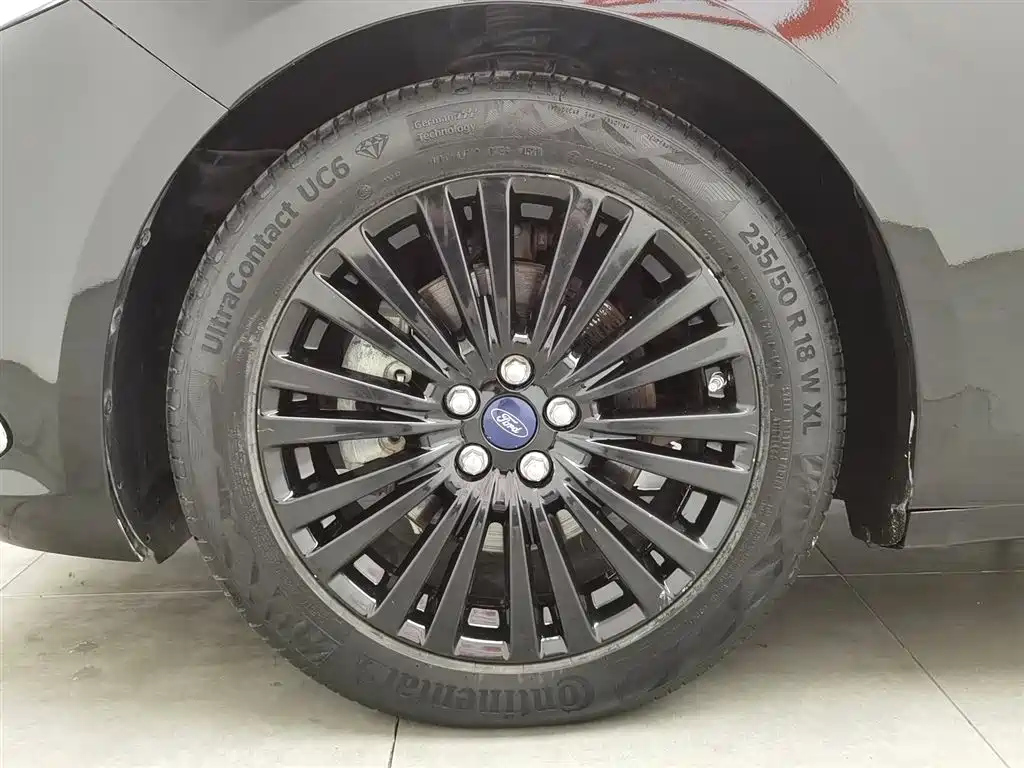 FORD TAURUS 2017