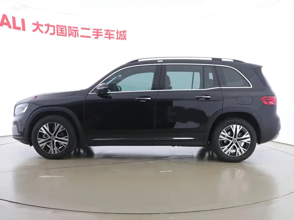 MERCEDES BENZ GLB 2024