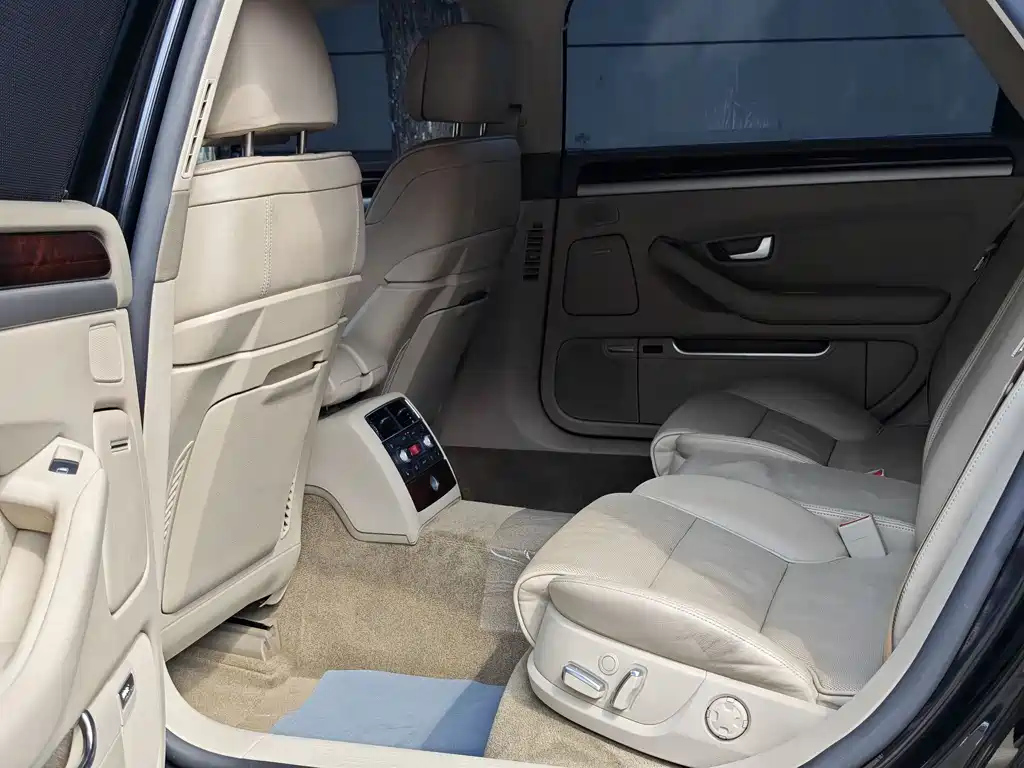AUDI A8 2008
