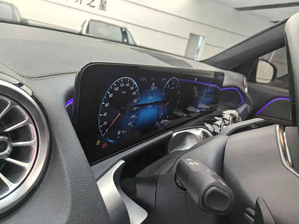 MERCEDES BENZ GLB 2022