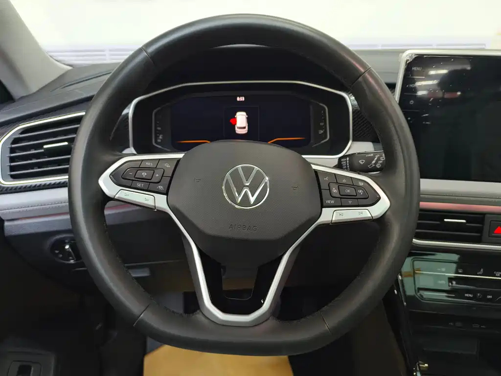 VOLKSWAGEN TAYRON 2022