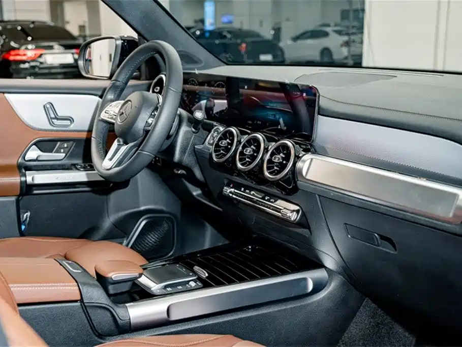 MERCEDES BENZ GLB 2023