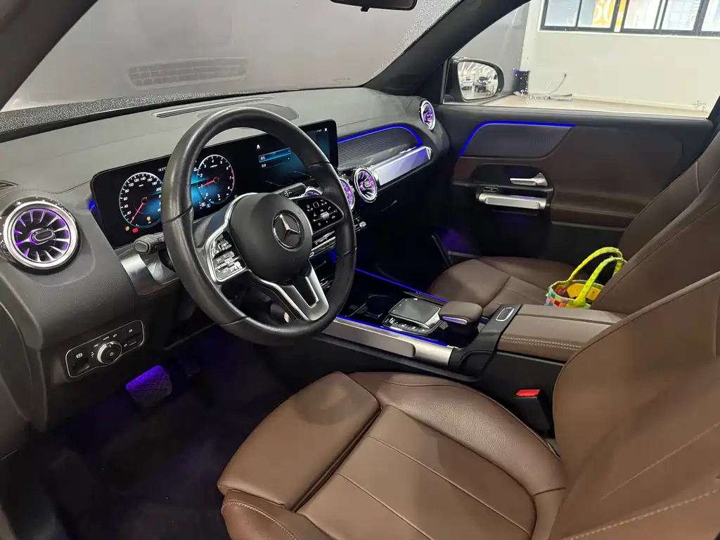 MERCEDES BENZ GLB 2023