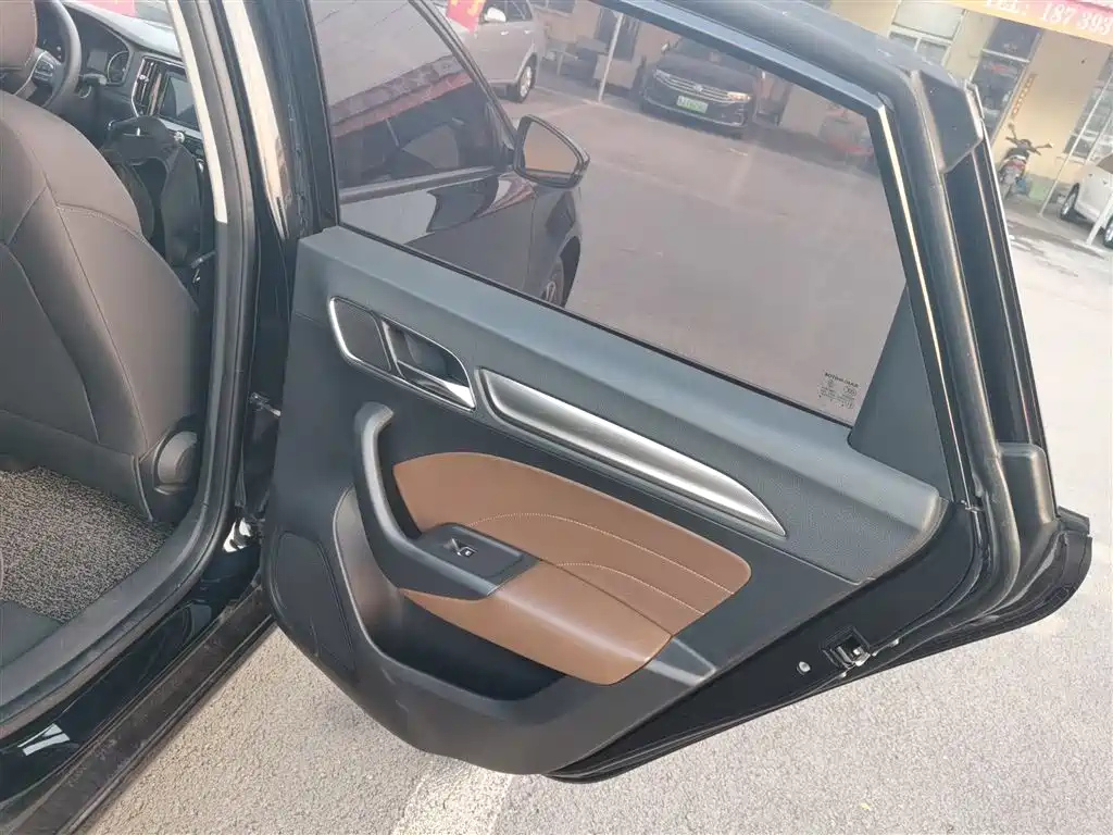 ROEWE I6 2019
