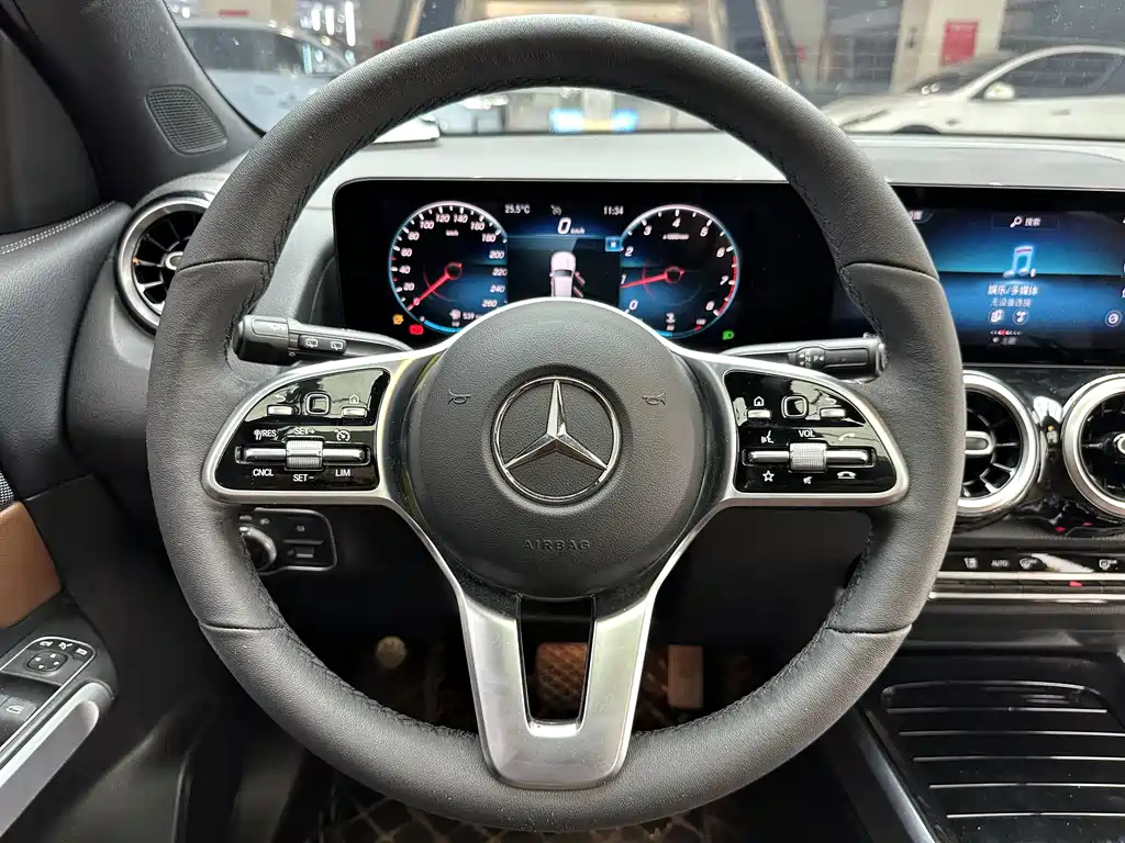 MERCEDES BENZ GLB 2022