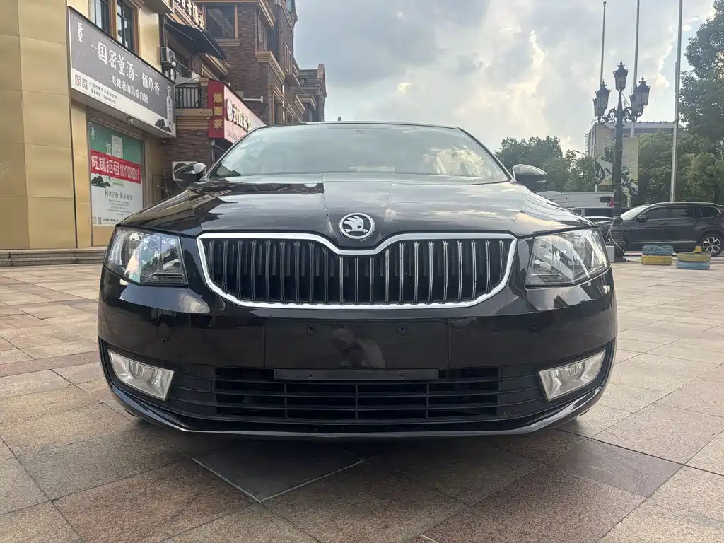 SKODA OCTAVIA 2015