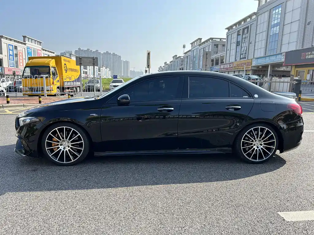 MERCEDES BENZ A-CLASS 2021