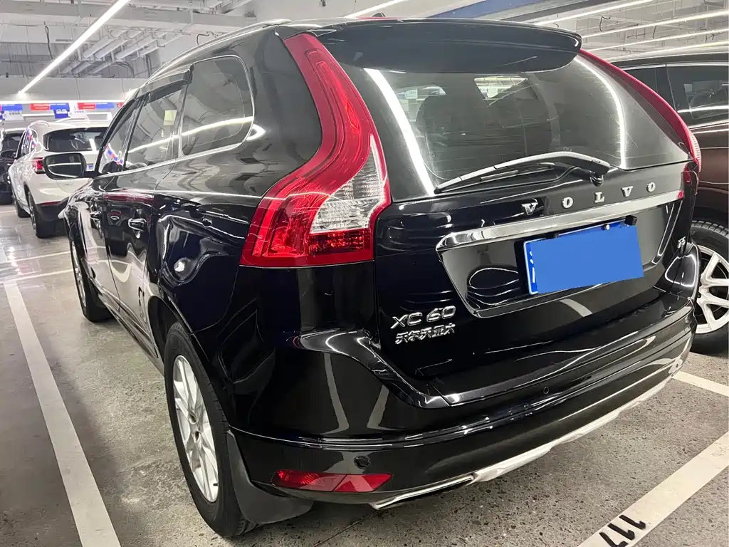 VOLVO XC60 2015