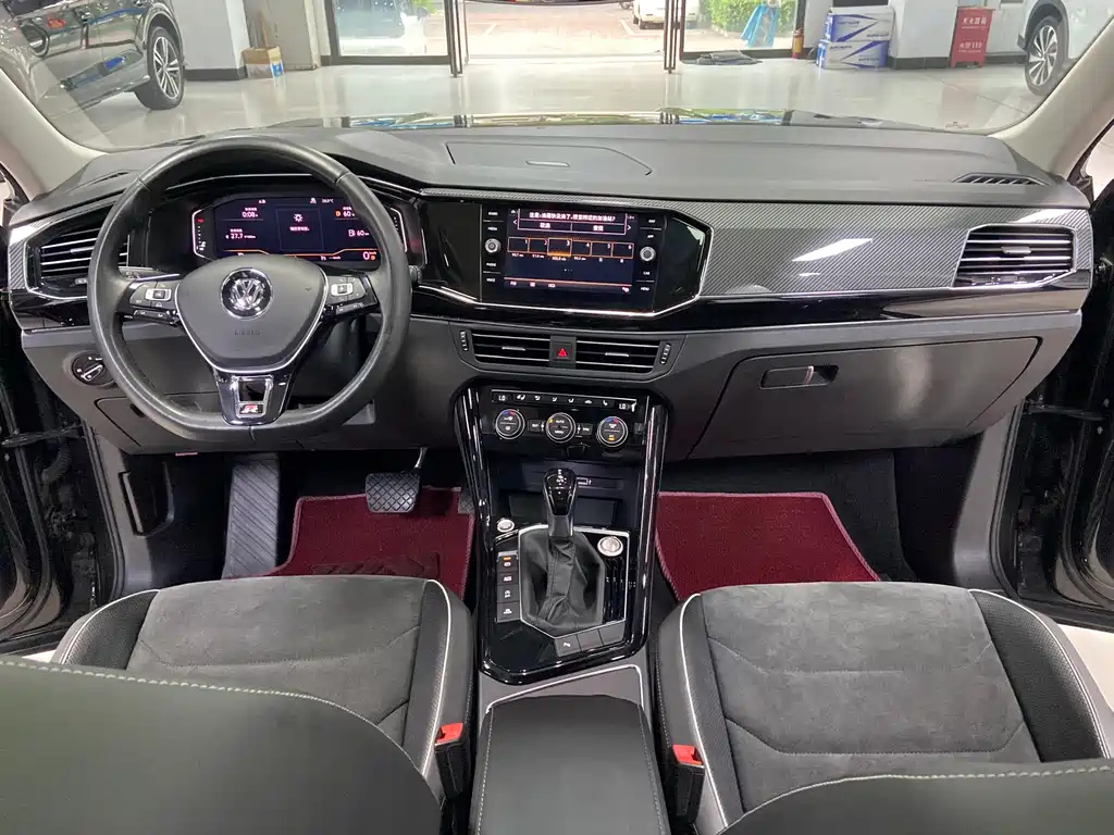 VOLKSWAGEN TAYRON 2019