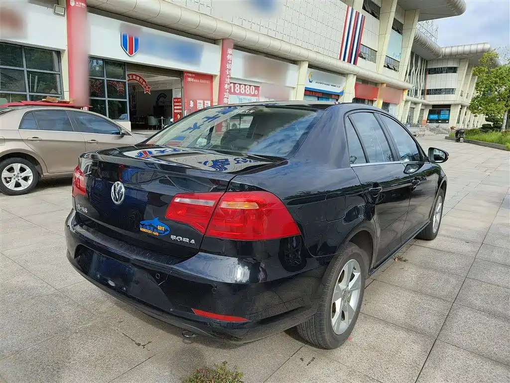 VOLKSWAGEN BORA 2015