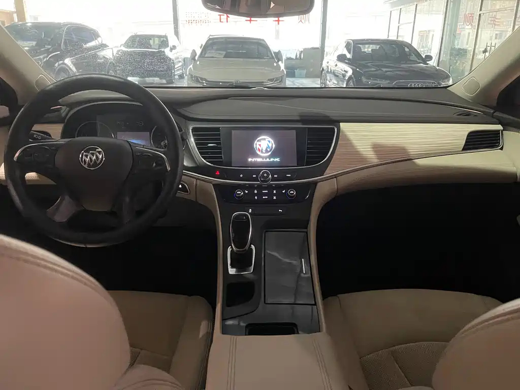 BUICK LACROSSE 2018