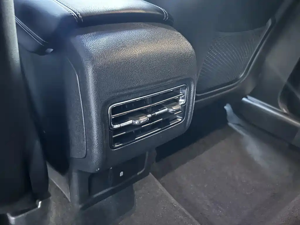 LINCOLN ADVENTURER 2022