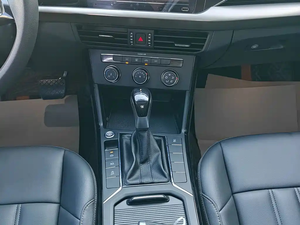 VOLKSWAGEN PASSAT 2021