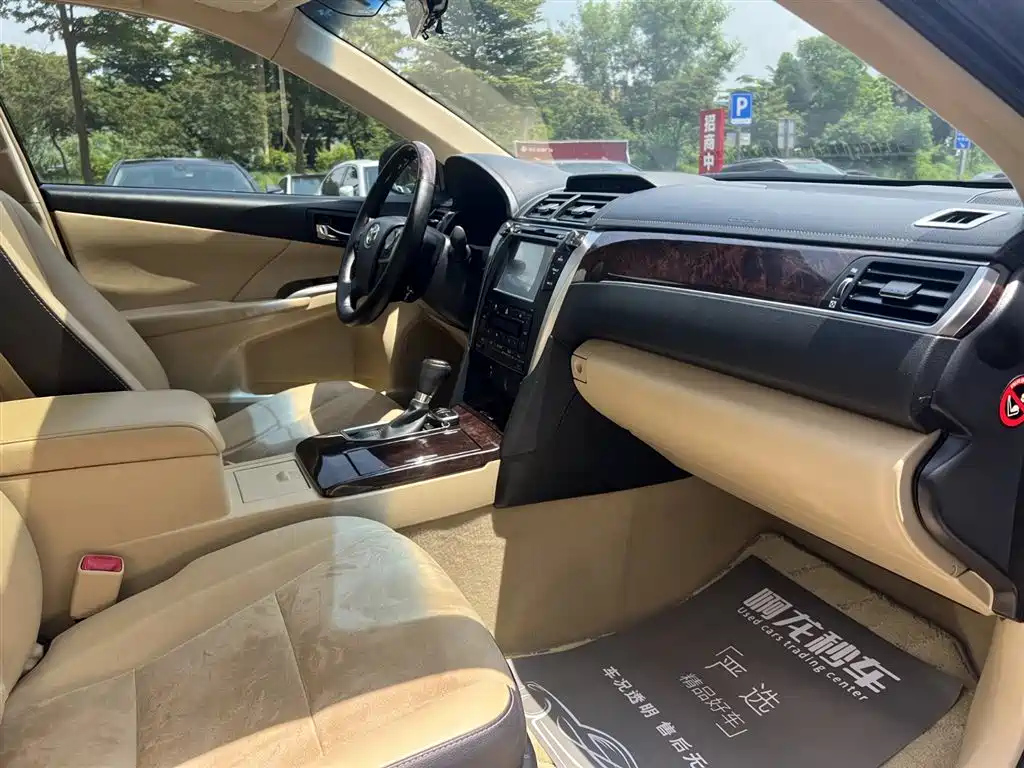 TOYOTA CAMRY 2016