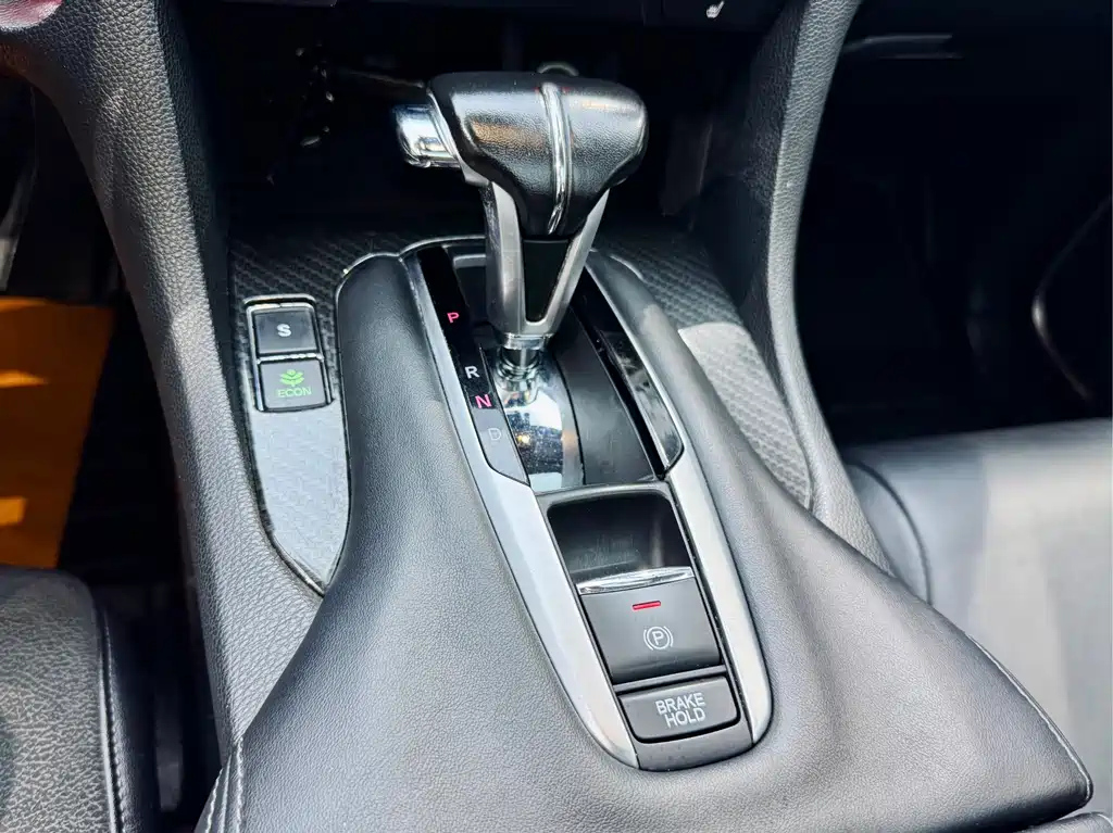 HONDA AVANCIER 2017